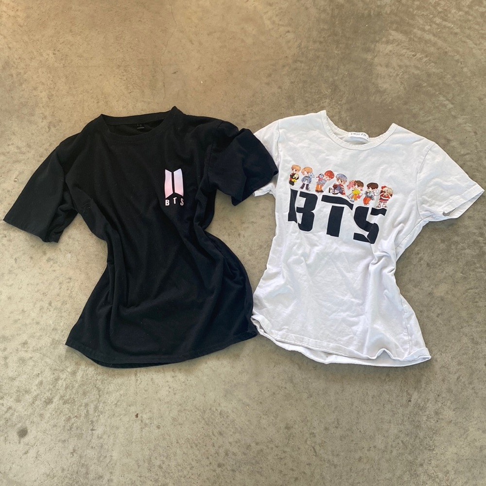 Lot of 2 k-pop bTS T-shirt’s Small S